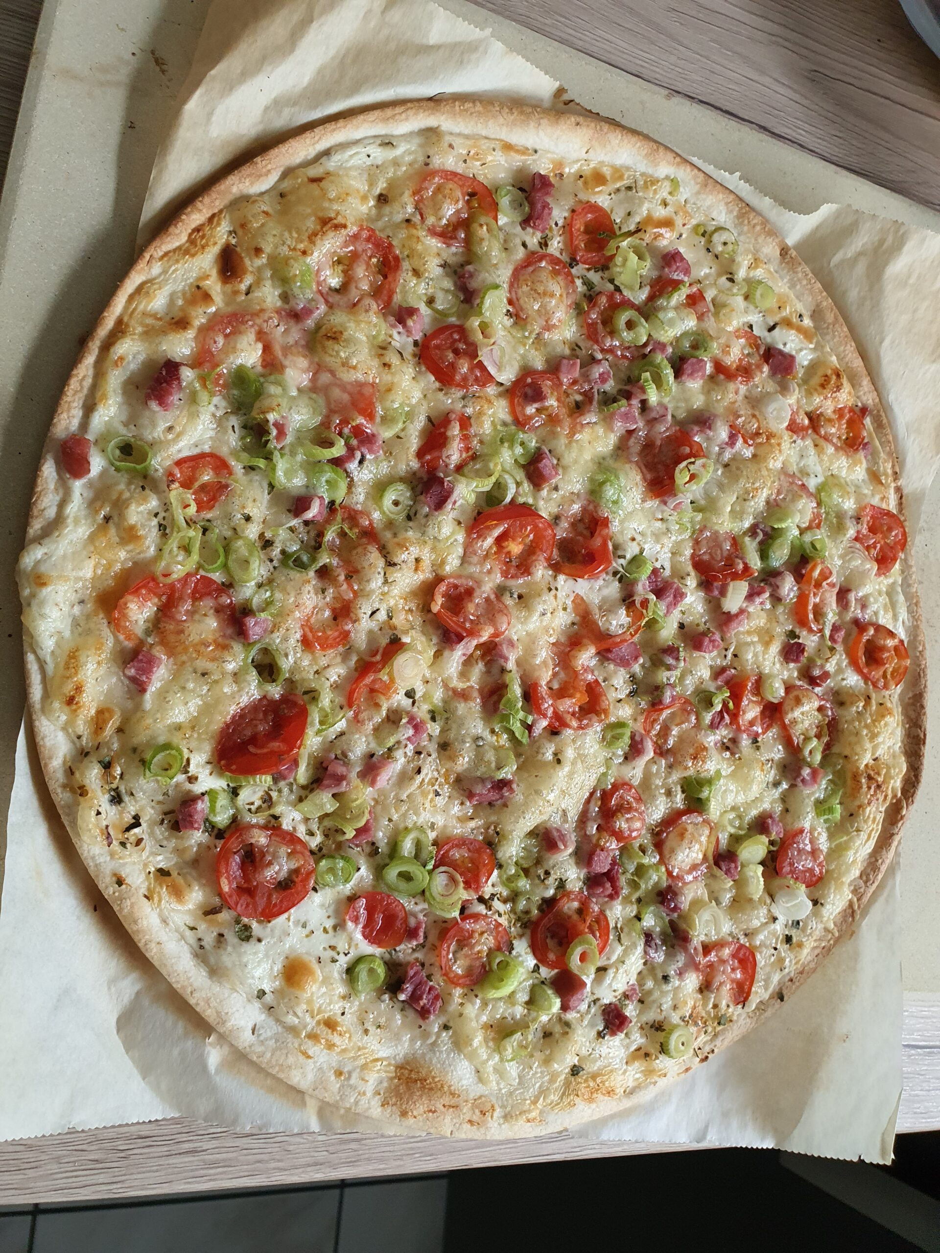 Flammkuchen - schnell, einfach und lecker - Familien-Rezept.de - Der ...